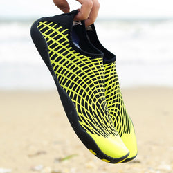 Plus size 35-47 Men Light Sneakers Unisex Aqua Shoes Beach Water Quick-dry Light Shoes Professional Lovers Swmming Shoes - Canada Outdoors